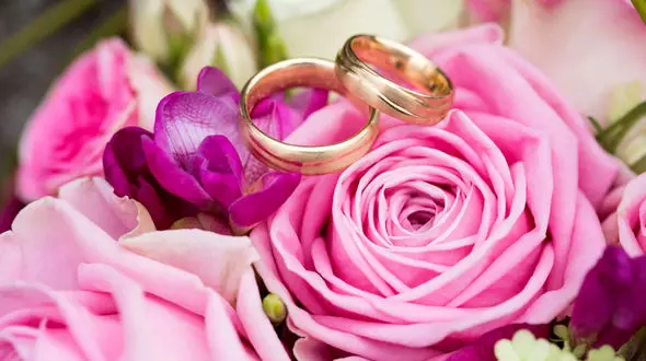 خواستگاری لاکچری از دختر دانشجو در خوابگاه دانشگاهی + عکس