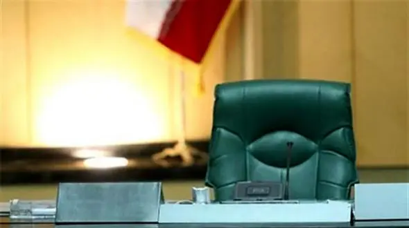 در مصاف سیاست و قدرت؛ چه کسی برنده می شود؟