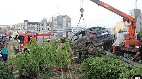 عجیب ترین عکس ها از یک تصادف در تهران + عکس 