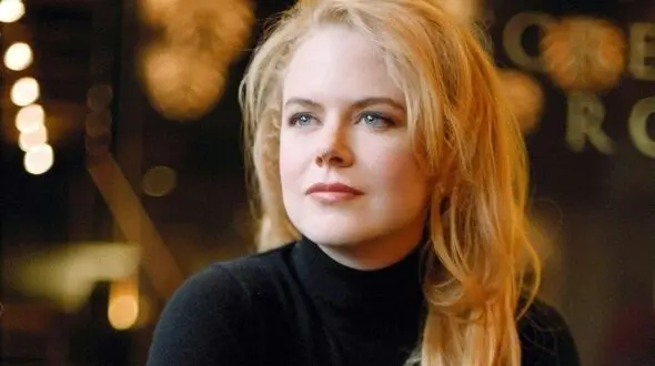 ماجرای خانم بازیگر مشهور با ۹ غریبه 