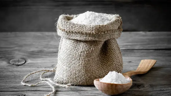 فواید اضافه کردن نمک به شامپو راهی برای نجات موهای تان!