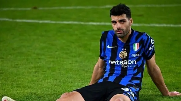 مهدی طارمی دست و پا چلفتی است!