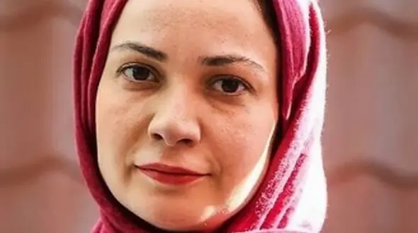 اتفاق دردناک برای فهیمه در سریال پایتخت /  در یکی از سکانس ها نقص جسمی سراغم آمد! مهره کمرم آسیب دید مجبور بودم با کمربند آهنی بازی کنم!