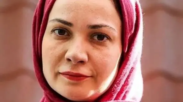 اتفاق دردناک برای فهیمه در سریال پایتخت /  در یکی از سکانس ها نقص جسمی سراغم آمد! مهره کمرم آسیب دید مجبور بودم با کمربند آهنی بازی کنم!