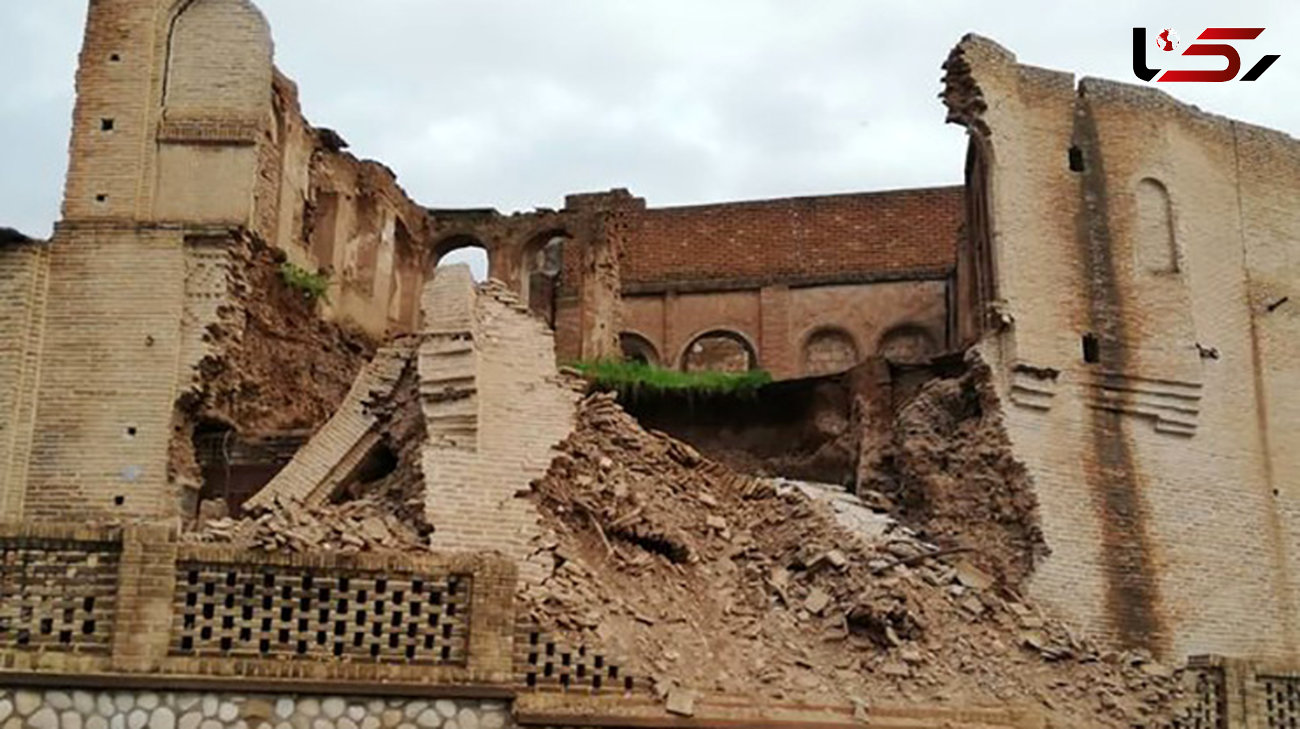 یک خانه تاریخی و ثبت ملی در دزفول ریزش کرد 