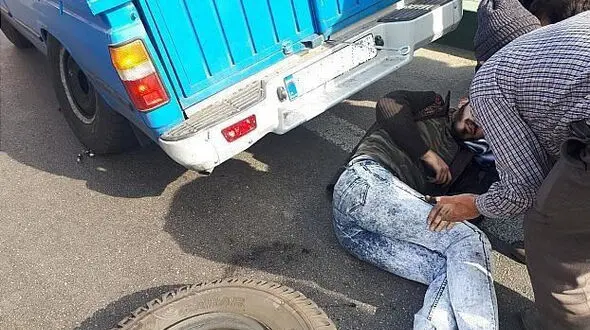 بلایی که هنگام پنچرگیری بر سر مرد جوان در بزرگراه آزادگان آمد + عکس 