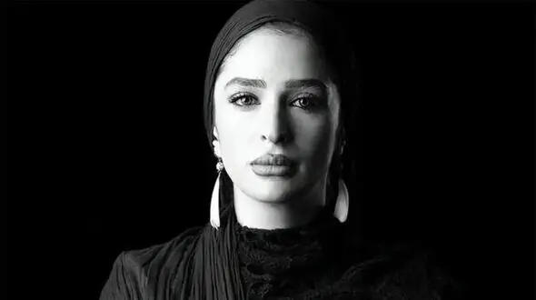 فیلم/ سفر به سال ۷۹؛ قاب نوستالژیک خسرو شکیبایی و عسل بدیعی کنار امین حیایی در جشنواره فجر
