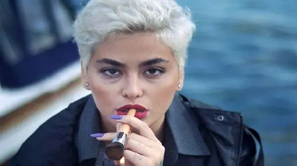 استوری کثیف ریحانه پارسا درباره حجاب /  توهین های بی شرمانه ! + عکس ها