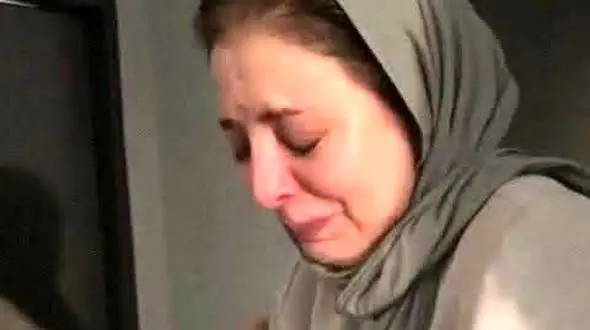 عکس/ نگاهی به اعلامیه ترحیم و میز عزای پر طمطراق مادر رویا میرعلمی با حضور بستگان، آشنایان و هنرمندان