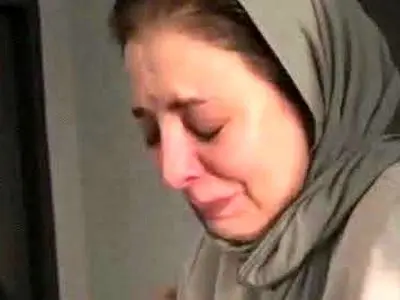 عکس/ نگاهی به اعلامیه ترحیم و میز عزای پر طمطراق مادر رویا میرعلمی با حضور بستگان، آشنایان و هنرمندان