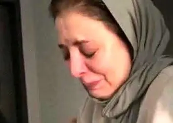 عکس/ نگاهی به اعلامیه ترحیم و میز عزای پر طمطراق مادر رویا میرعلمی با حضور بستگان، آشنایان و هنرمندان