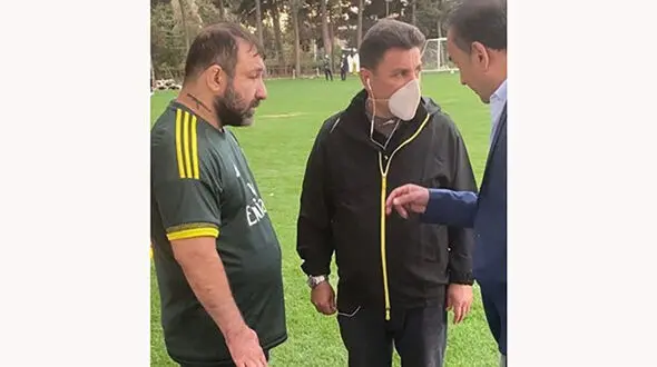 عکس هانی کرده کنار امیرقلعه نویی در گل گهر سیرجان + عکس