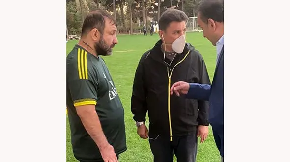 عکس هانی کرده کنار امیرقلعه نویی در گل گهر سیرجان + عکس