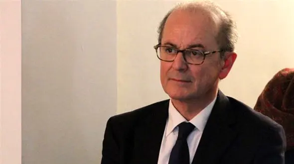 احضار سفیر فرانسه به وزارت امور خارجه ایران بدنبال اقدام موهن یک نشریه فرانسوی