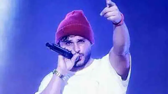 دانلود آهنگ باشکوه آخه دوسم نداشتی از اون اولشم با صدای آرمین زارعی هوش مصنوعی