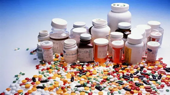 بیماران در تماس با ۱۴۹۰ از مصرف خودسرانه دارو منع می شوند