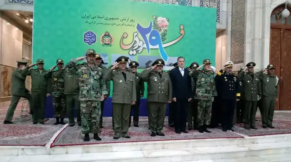 فرماندهان و کارکنان ارتش با آرمان های امام راحل تجدید میثاق کردند