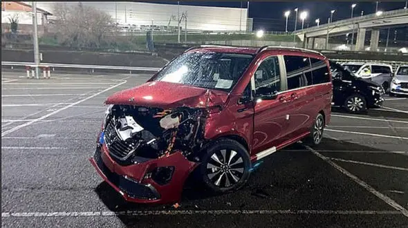 انتقام وحشتناک یک کارگر از شرکت مرسدس بنز+ تصاویر