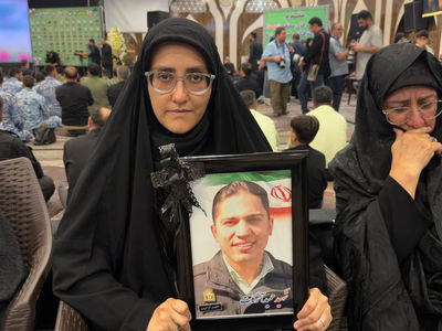 فیلم گفتگوی رکنا با همسر پلیس شهید حمید آزکات /  دختر کوچولویم زودی پدرش را آسمانی دید