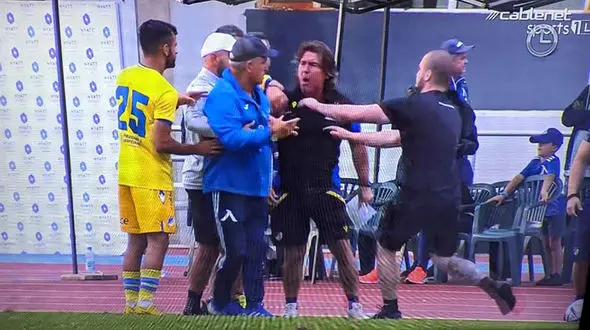 کتک کاری ساپینتو و ۴ماه محرومیت/ جنجال جدید سرمربی سابق استقلال در قبرس