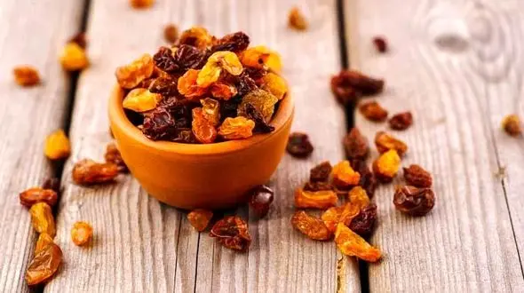 فواید کشمش؛ از درمان تنگی نفس تا خرد کردن سنگ مثانه