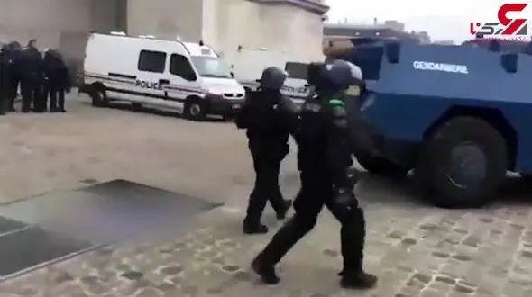 اتفاقی غیرمنتظره برای تانک پلیس + فیلم