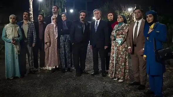 فیلم/ تغییر چهره جذاب بازیگران «پایتخت» قبل و بعد از گریم / از مژه های نسرین نصرتی و موهای بلند هومن حاجی عبداللهی تا سبیل احمد مهران فر و محسن تنابنده