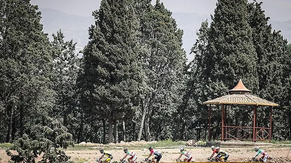 قدیمی ترین عکسی که از عمارت سرخ حصار تهران دیده اید! 