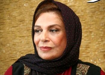 لباس عزای گوهر خیراندیش با توری فرانسوی شیک در کنار پژمان جمشیدی و علی اوجی / خانم بازیگر شبیه بازیگران خارجی شده !