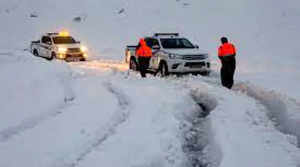 رهاسازی ۱۲۹ خودروی گرفتار در برف و کولاک/هلال احمر در محورهای برفی حضور دارد