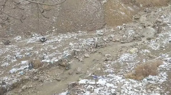 ورود فاضلاب خام انسانی مسکن مهر پردیس به منابع آب تهران/ تخریب اکوسیستم جاجرود و مرگ آبزیان + فیلم 