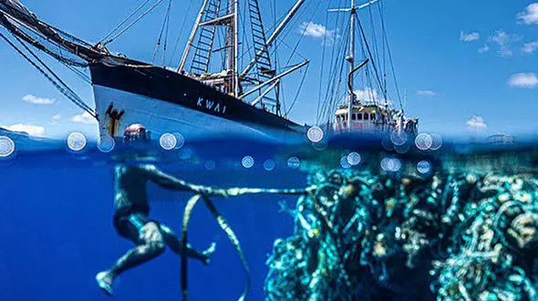 عکس های تلخ / 103 تن زباله پلاستیکی از اقیانوس آرام خارج شد