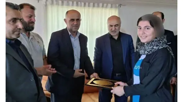 دستور وزیر کشور برای بررسی حواشی تقدیر فرماندار کلاردشت از یک دختر ورزشکار