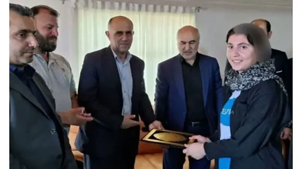دستور وزیر کشور برای بررسی حواشی تقدیر فرماندار کلاردشت از یک دختر ورزشکار