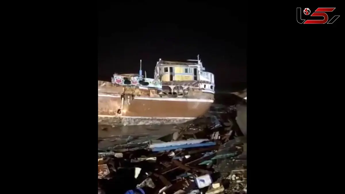 غرق شدن بیش از ۱۰ لنج ماهیگیری در طوفان شب گذشته چابهار / نیاز به امداد و کمک دارند  + فیلم