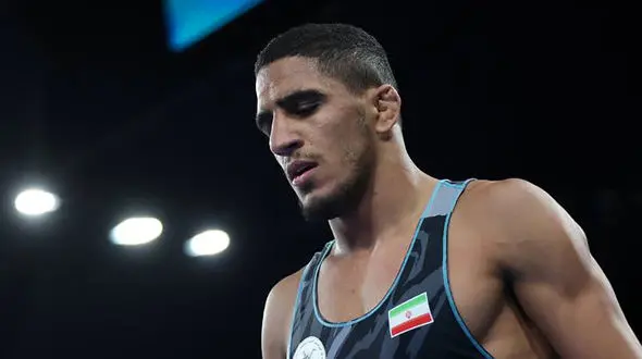 تقدیم 10 امتیاز به حریف توسط رحمان عموزاد + فیلم