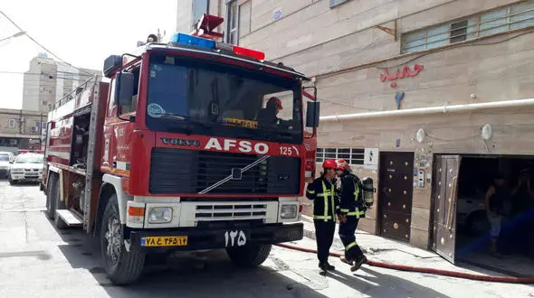 وحشت آتش سوزی اهالی ساختمان 42 واحدی در آبادان +تصاویر