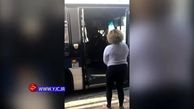 لحظه اقدام خجالت‌آور یک حیوان‌صفت با زنان داخل اتوبوس+ فیلم