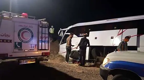 انحراف اتوبوس در جاده تربت حیدریه به مشهد/ 21 نفر مصدوم شدند