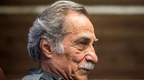 گفت‌وگو با سیاوش طهمورث؛ بازیگری که نویسنده شد 