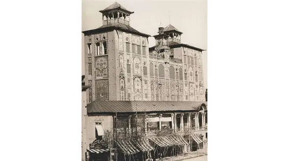سفر به تهران قاجاری؛ شمس‌ العماره را در حال ساخت ببینید