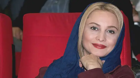 عکس بوسه عاشقانه مریم کاویانی به صورت مرد جذاب ! / خصوصی های خانم بازیگر که منتشر شد !