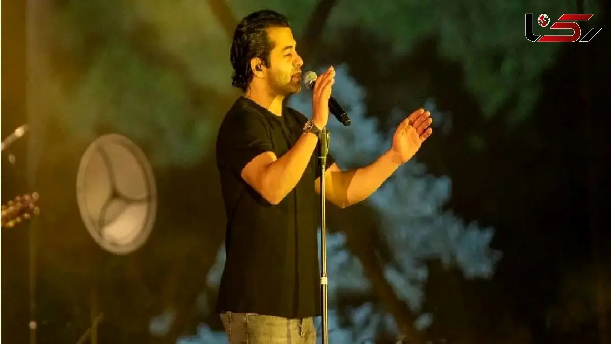 فیلم آواز احساسی/ رضا بهرام من در خطرم بی عشق بدون موزیک با صدای زنده برای طرفدارش تو کنسرت 