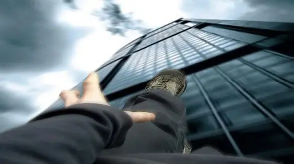 اقدام قهرمانانه آتش‌نشانان / جلوگیری از خودکشی جوان در خرم‌آباد موفقیت آمیز شدند + فیلم