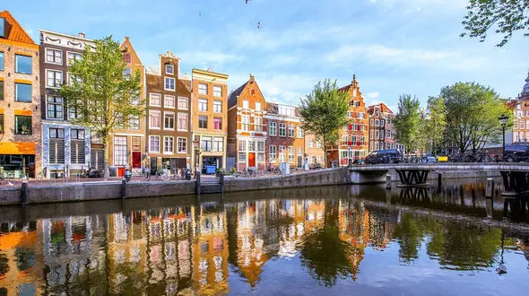 نگاهی به شهر زیبای آمستردام هلند + فیلم 