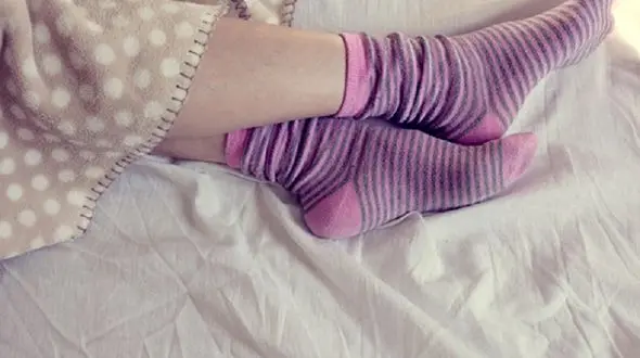 شیوه ای عجیب برای سریع تر خوابیدن!