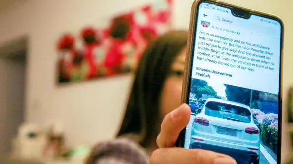 رفتار زشت راننده پورشه با  آمبولانس / بیمار با مرگ دست و پنجه نرم می کرد + عکس / سنگاپور