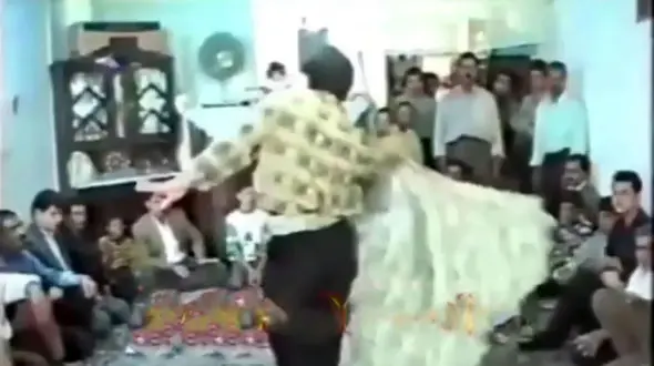 فیلم / رقص زنانه پسر دهه شصتی رقص «جمیله» را زنده کرد ! 