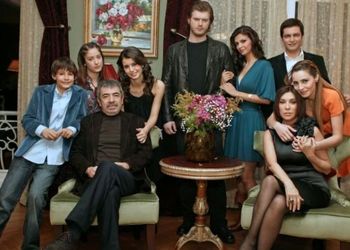 حضور بازیگران سریال عشق ممنوع بعد از ۱۷ سال در جشن افتتاحیه یک فیلم 
