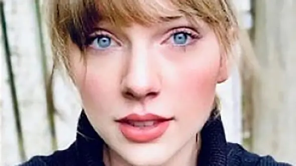 تیلور سوئیفت با گربه اش خبرساز شد+ عکس